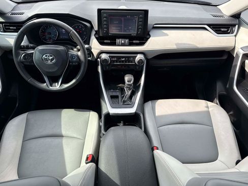 Used 2022 Toyota RAV4 XLE Premium FWD image 17