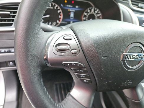 Used 2020 Nissan Murano SV image 17