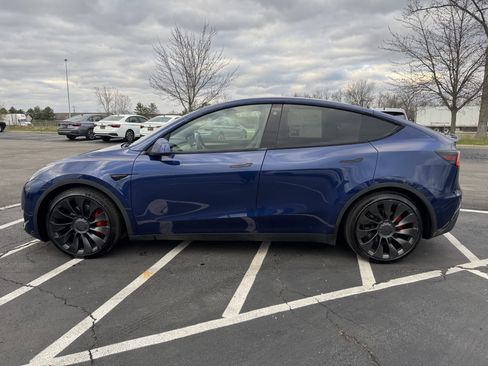 Used 2022 Tesla Model Y Performance image 14