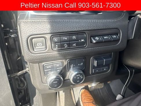 Used 2024 GMC Yukon Denali w/ Denali Reserve Package AWD/4WD image 12