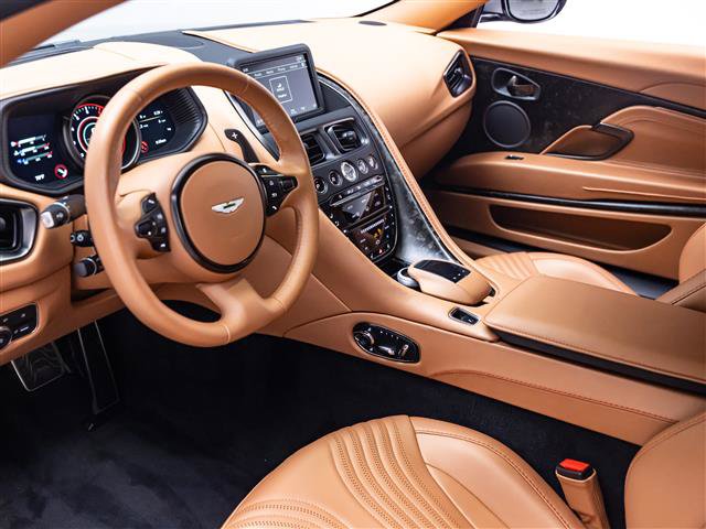 Used 2021 Aston Martin DB11 Coupe RWD image 3