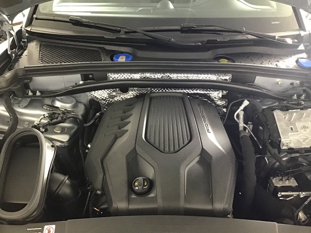 Certified 2026 Porsche Macan AWD/4WD image 16