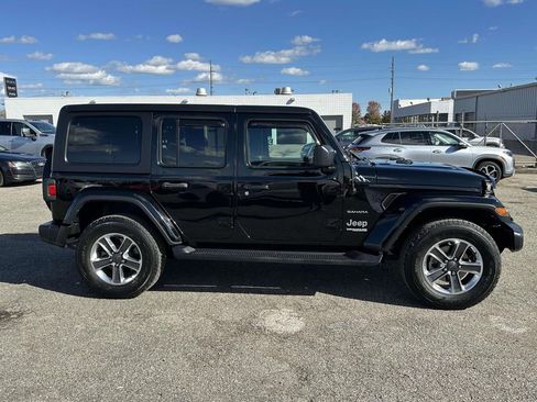 Used 2022 Jeep Wrangler Unlimited Sahara w/ Cold Weather Group image 3