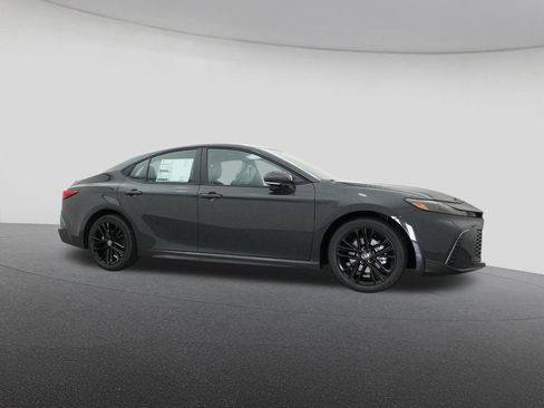 New 2026 Toyota Camry SE image 28