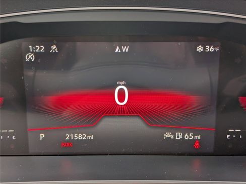 Used 2024 Volkswagen Tiguan SE R-Line image 32