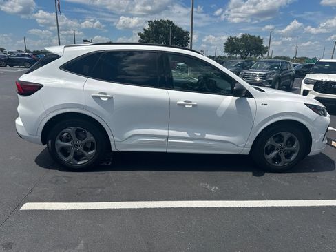 Used 2023 Ford Escape ST-Line FWD image 4