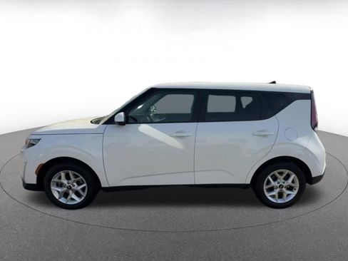Used 2025 Kia Soul LX w/ LX Technology Package image 9