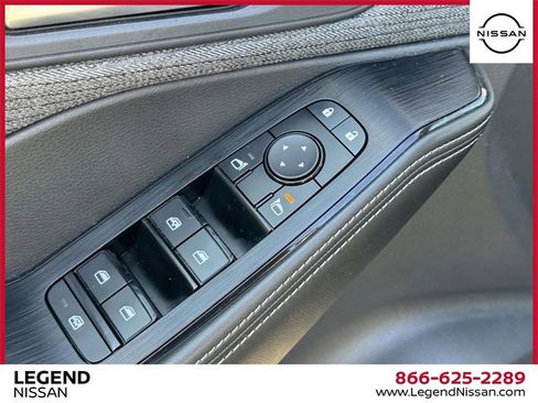 Used 2022 Nissan Rogue SV image 15