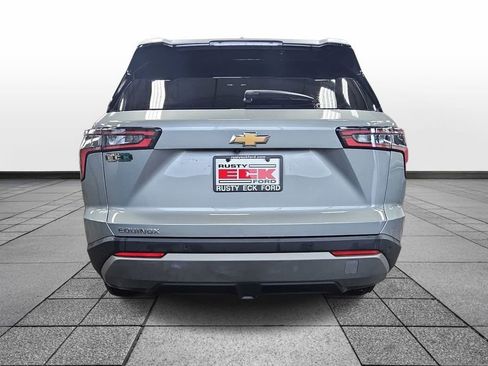 Used 2026 Chevrolet Equinox LT FWD image 6
