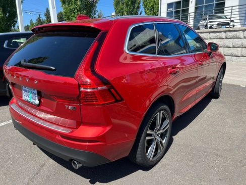 Used 2021 Volvo XC60 T5 Momentum w/ Advanced Package AWD/4WD image 4