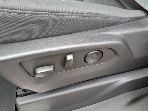 Used 2024 GMC Sierra 1500 Elevation image 14