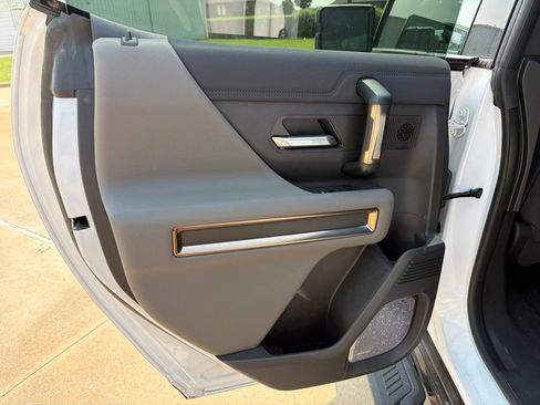 Used 2025 GMC Hummer EV 3X w/ LPO, Dark Essentials Package AWD/4WD image 23