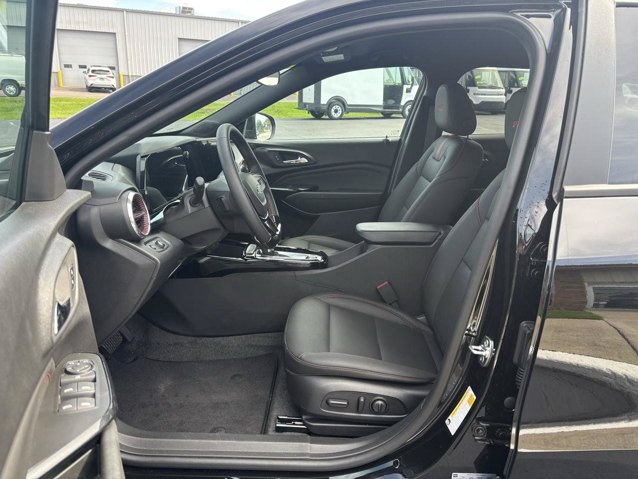 Used 2026 Chevrolet Trax RS w/ Driver Confidence Package FWD image 9