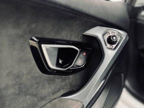 Used 2015 Lamborghini Huracan LP 610-4 image 22