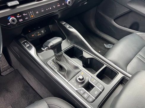 Used 2024 Kia Sorento S image 21