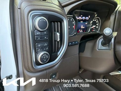 Used 2019 GMC Sierra 1500 Denali w/ Denali Ultimate Package AWD/4WD image 18