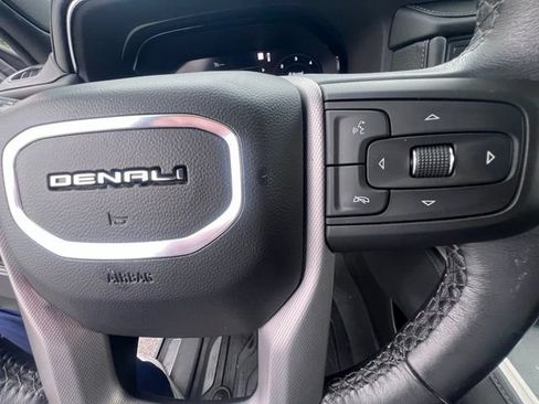 Used 2022 GMC Yukon Denali AWD/4WD image 13