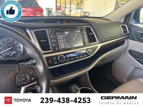 Used 2015 Toyota Highlander Limited Platinum image 17