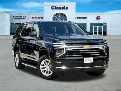 Used 2025 Chevrolet Tahoe LT RWD image 1