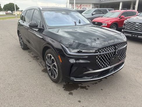 Used 2025 Lincoln Nautilus Reserve AWD/4WD image 7
