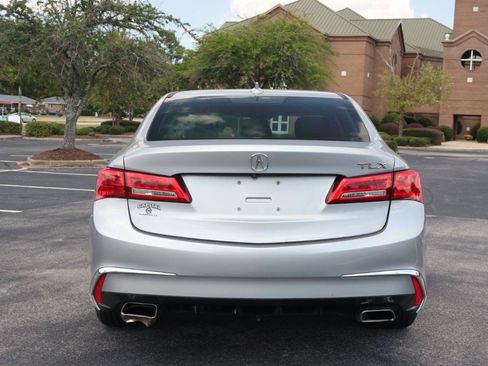 Used 2018 Acura TLX w/ Technology Package FWD image 4