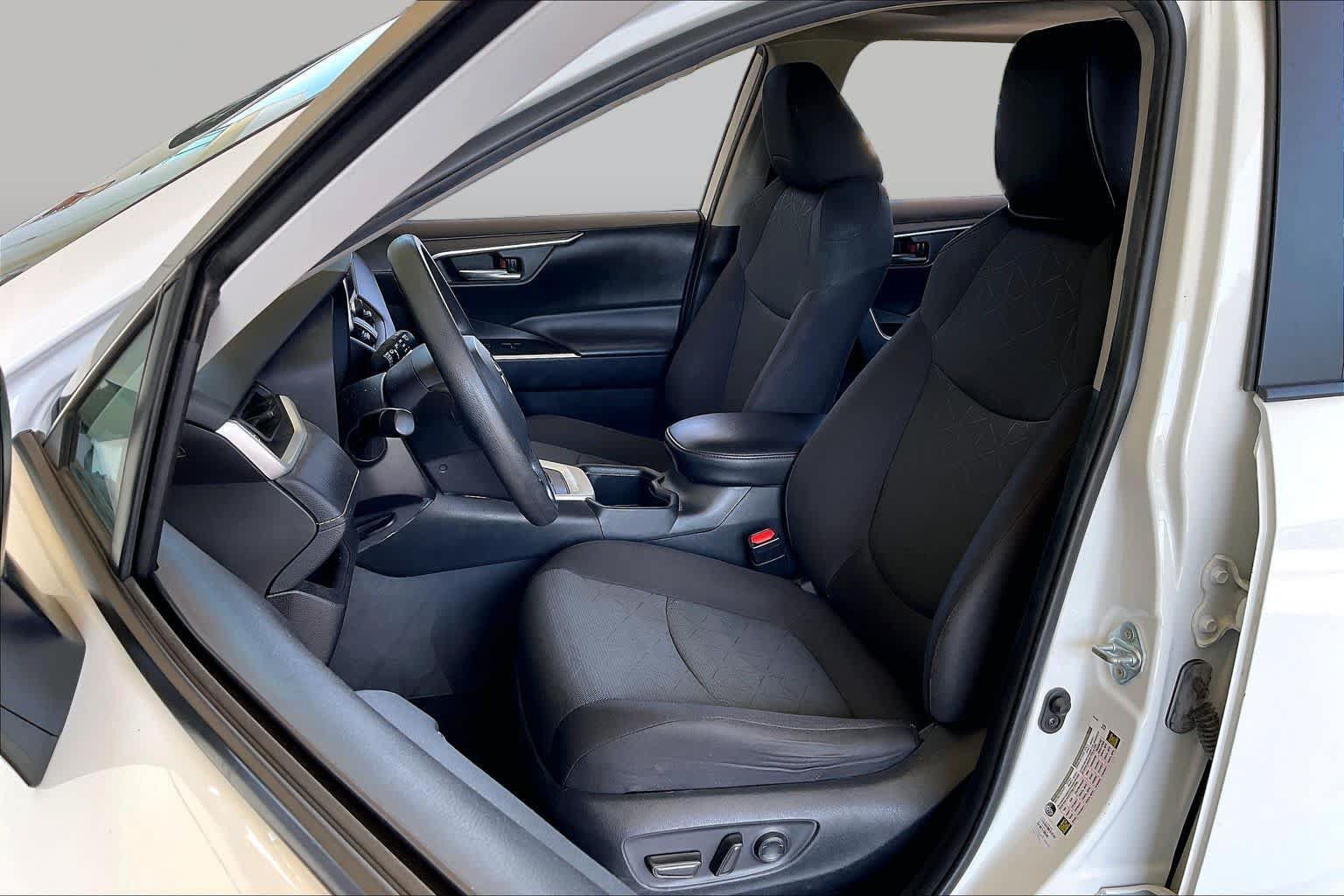 Used 2024 Toyota RAV4 XLE w/ Convenience Package AWD/4WD image 7