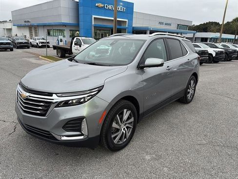 Used 2023 Chevrolet Equinox Premier image 3