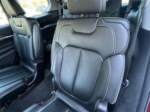 Used 2022 Jeep Grand Cherokee L Limited image 17