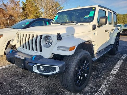 Used 2023 Jeep Wrangler Unlimited Sahara w/ Cold Weather Group AWD/4WD image 2