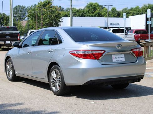 Used 2017 Toyota Camry SE FWD image 5