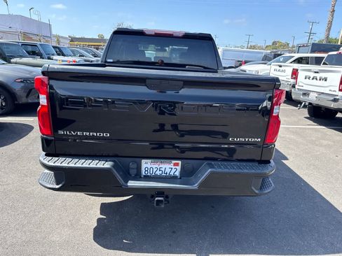 Used 2020 Chevrolet Silverado 1500 Custom w/ Custom Value Package RWD image 16