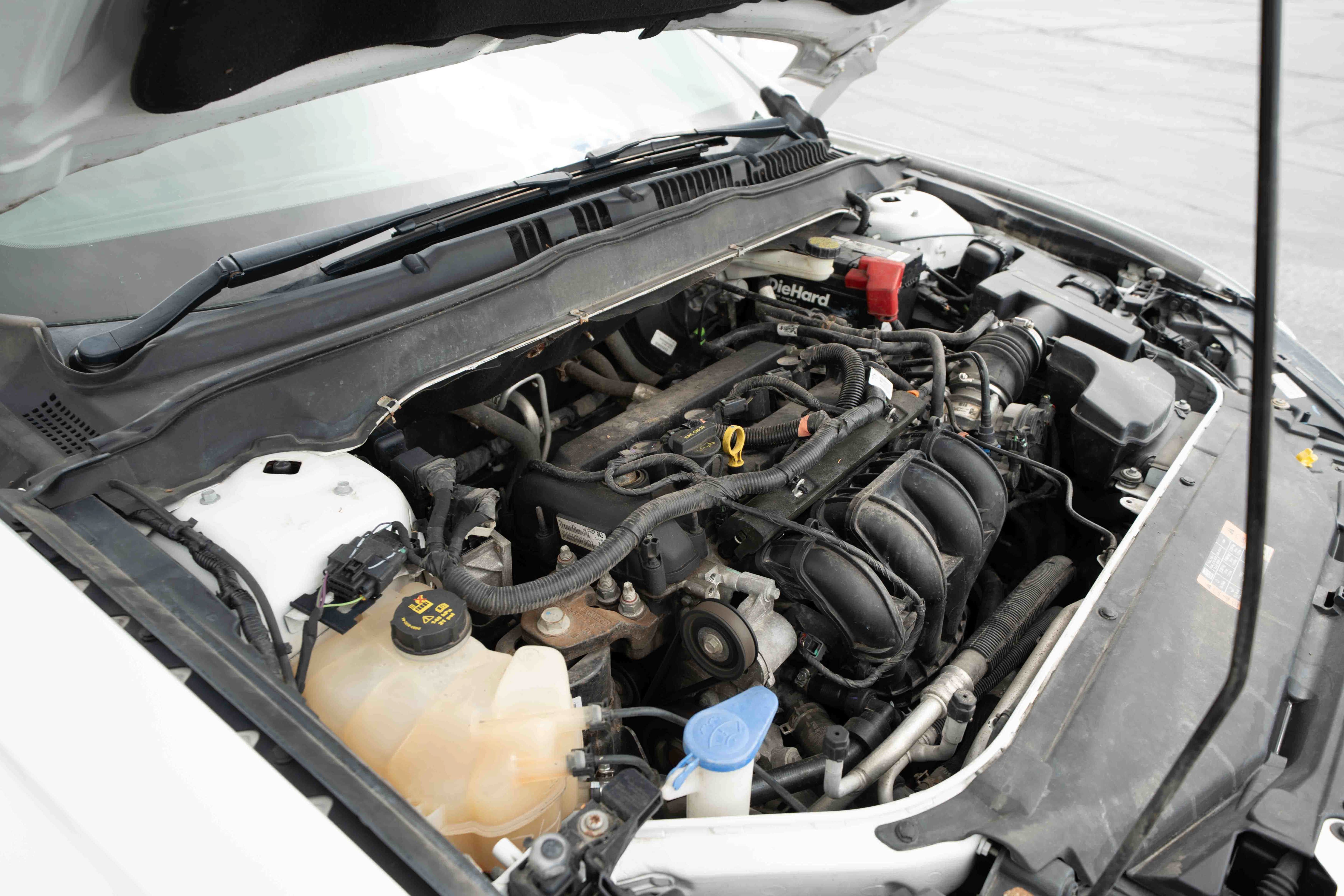 Used 2014 Ford Fusion SE FWD image 31