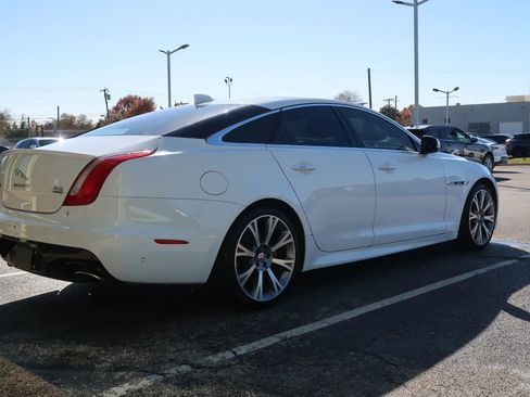 Used 2019 Jaguar XJ R-Sport image 13