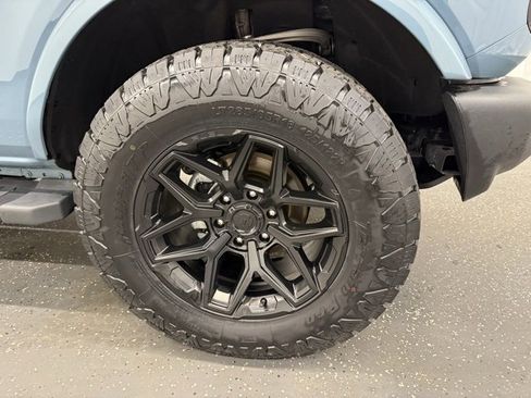 Used 2023 Ford Bronco Outer Banks image 21