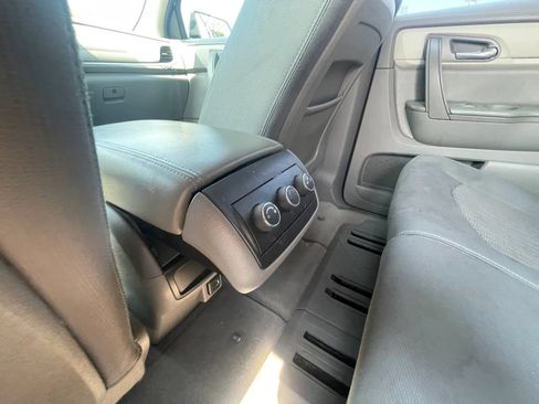 Used 2017 Chevrolet Traverse LS FWD image 25