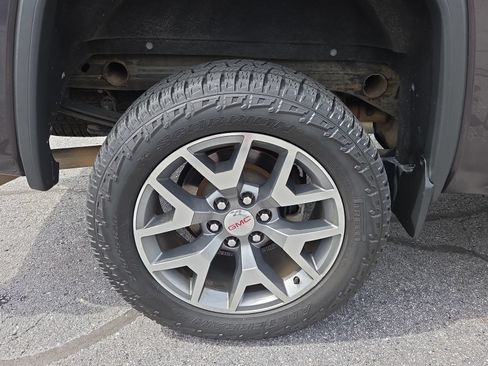 Certified 2014 GMC Sierra 1500 SLE w/ All-Terrain Package AWD/4WD image 17