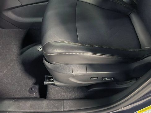 Used 2018 Chevrolet Trax LT w/ LT Convenience Package AWD/4WD image 22