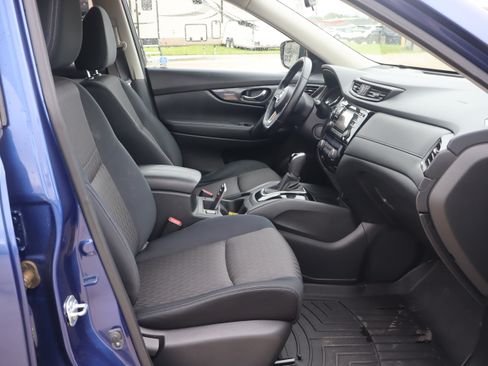 Used 2017 Nissan Rogue SV AWD/4WD image 12