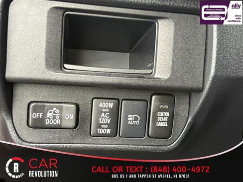Used 2018 Toyota Tacoma TRD Sport AWD/4WD image 26