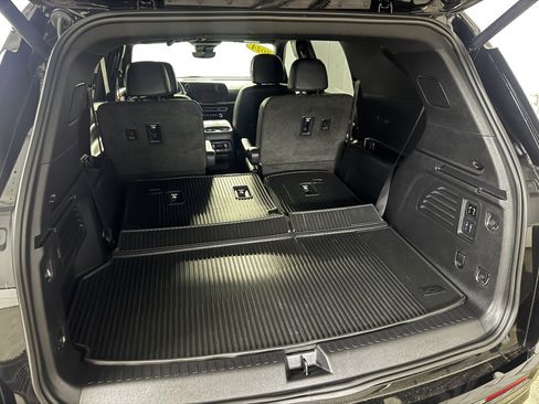 Used 2024 Chevrolet Traverse RS w/ LPO, Floor Liner Package AWD/4WD image 83