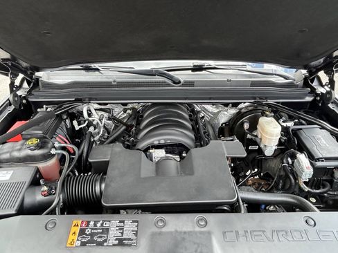 Used 2018 Chevrolet Suburban LT AWD/4WD image 30