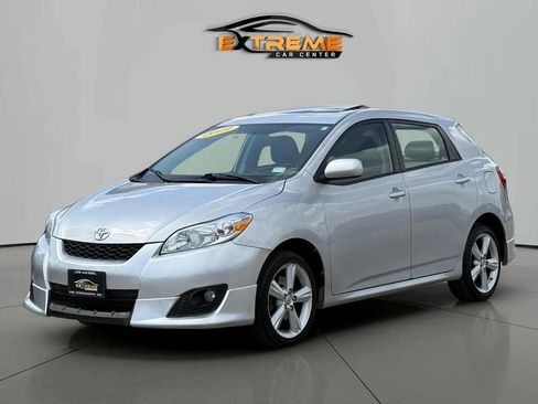 Used 2009 Toyota Matrix S AWD/4WD image 2