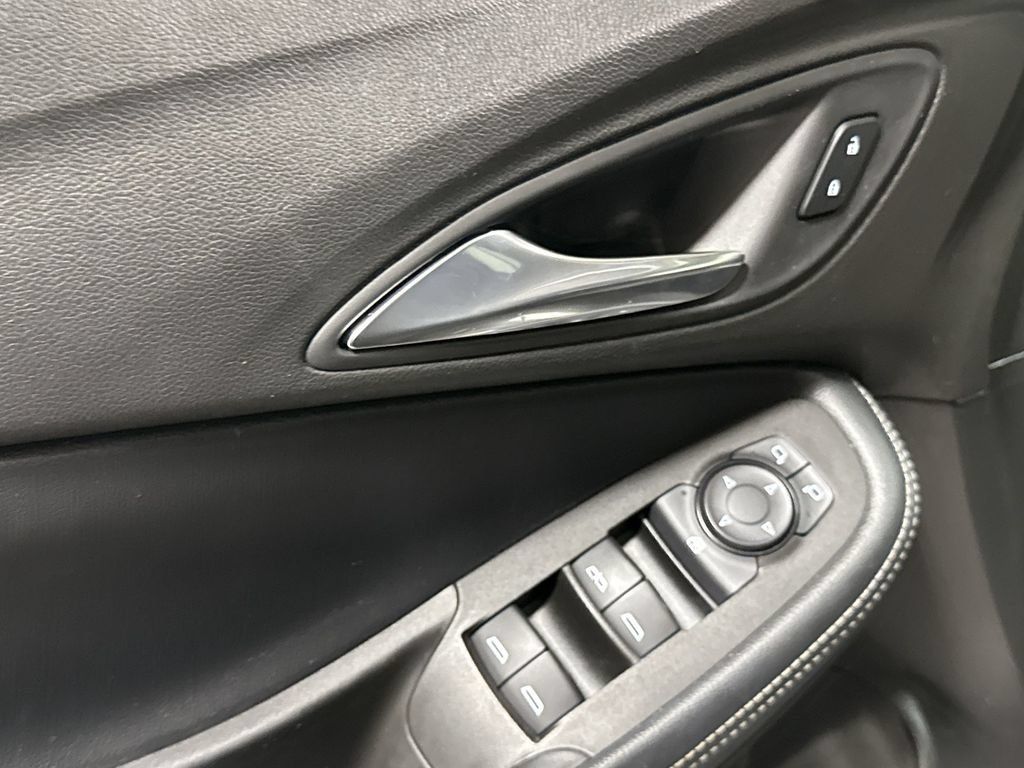 Used 2021 Buick Encore GX Preferred w/ Sport Touring Package FWD image 20