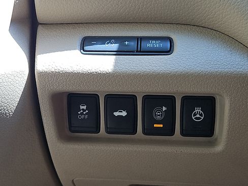 Used 2013 Nissan Altima 2.5 SL w/ Technology Pkg FWD image 25