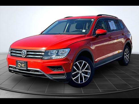 Used 2019 Volkswagen Tiguan SE image 1