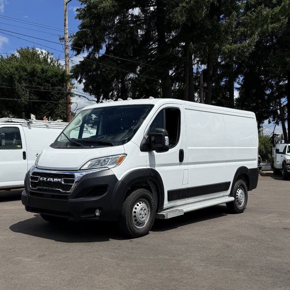 Used 2025 RAM ProMaster 2500 w/ U-Haul Equipment Group FWD image 20