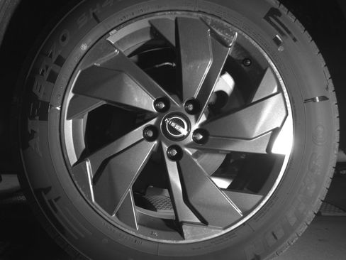 Used 2025 Nissan Rogue SV image 14