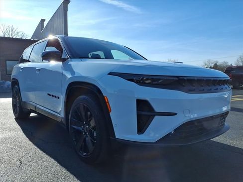 Used 2024 Jeep Wagoneer Launch Edition image 9