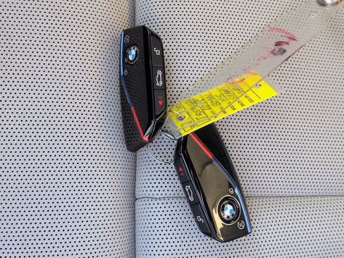 Used 2025 BMW M5 w/ M Driver's Package image 36