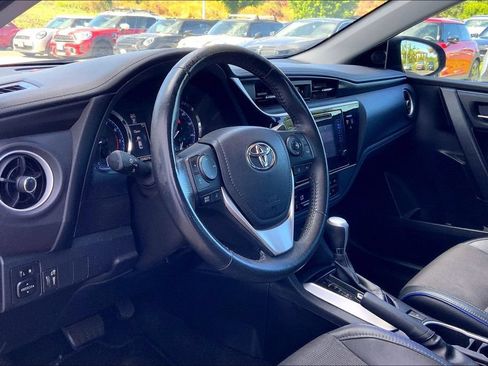 Used 2017 Toyota Corolla SE FWD image 12